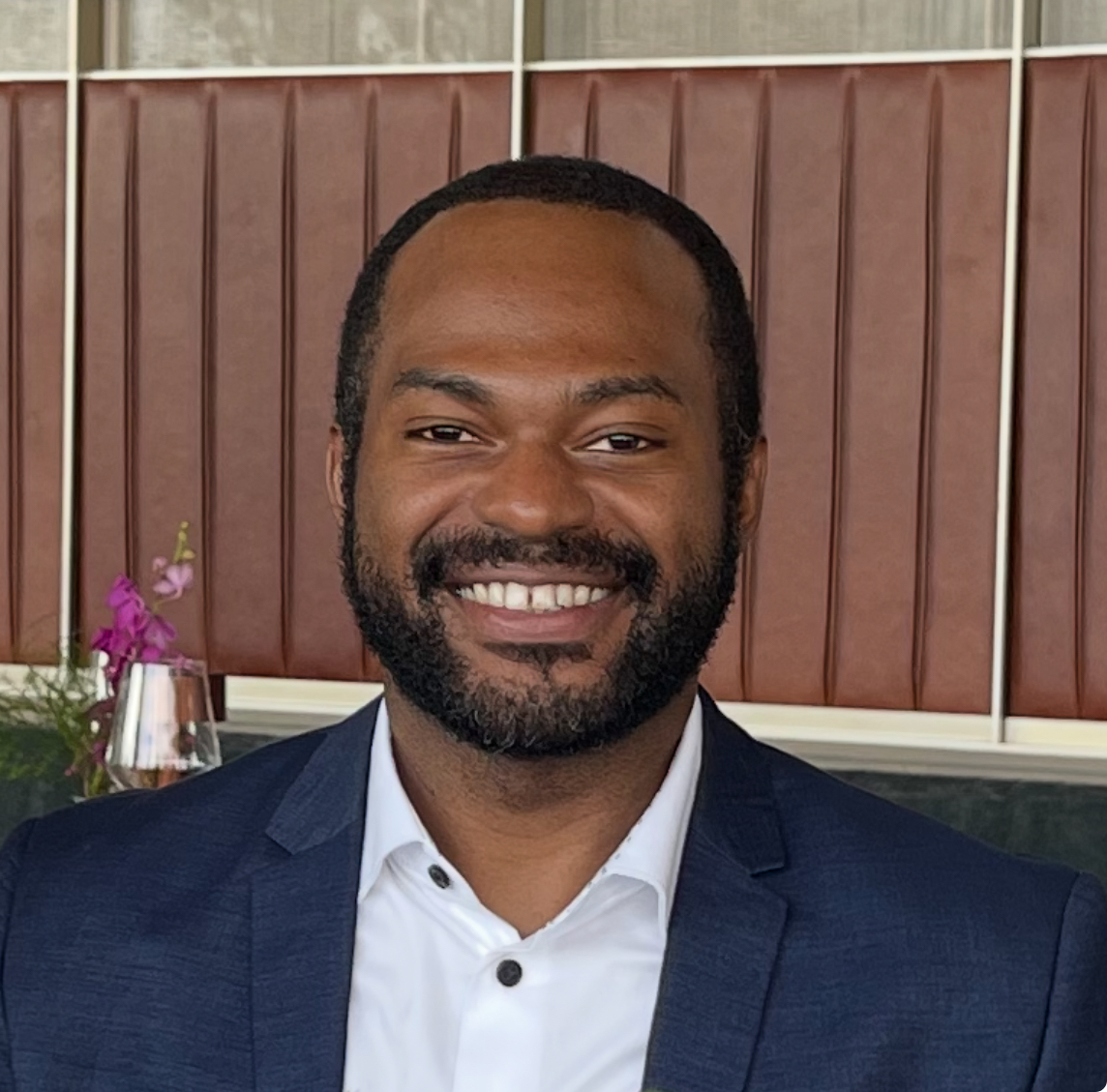 Christopher Ealy - Founder of EalyBooks